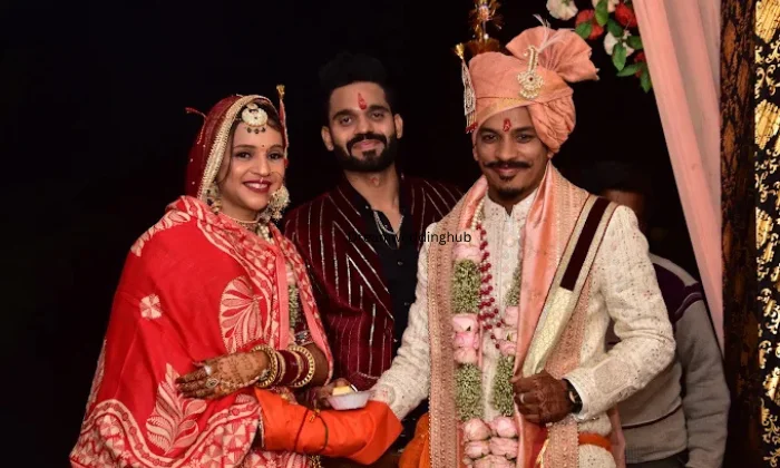 THE LUXURIOUS CLICK photographer